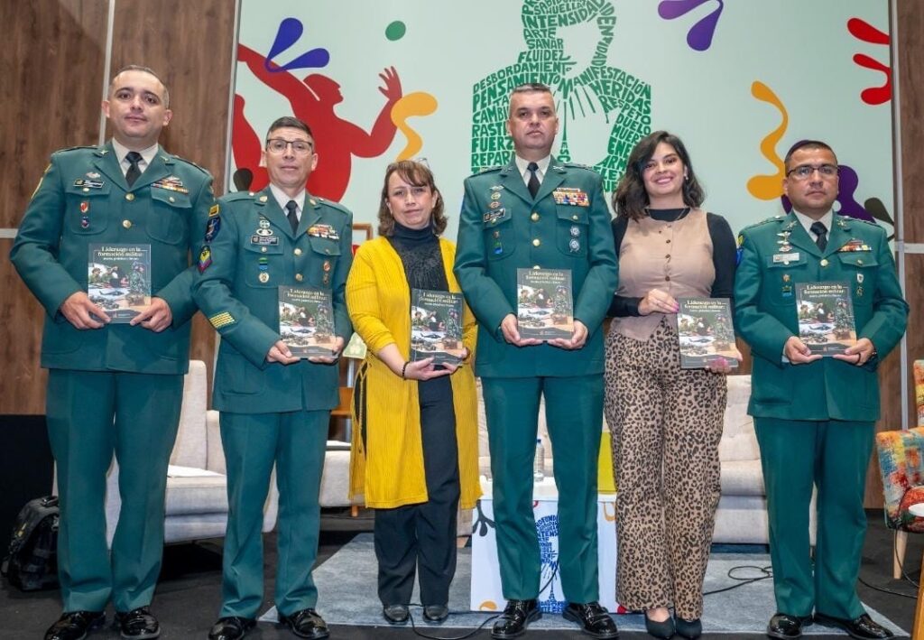 Gran éxito en el lanzamiento del libro Liderazgo en la formación militar: teoría, práctica y futuro