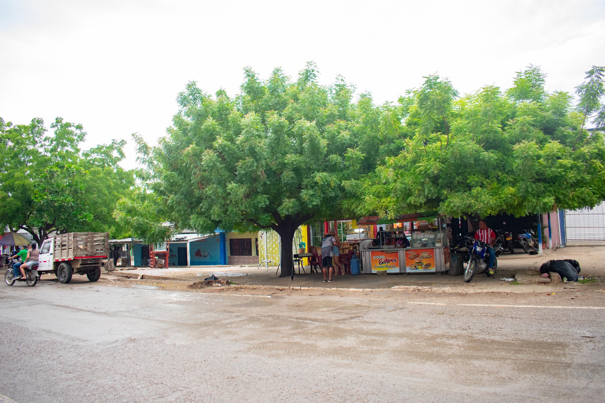 Alcaldesa de Ariguaní recupera espacio público en el sector de Tres Esquinas